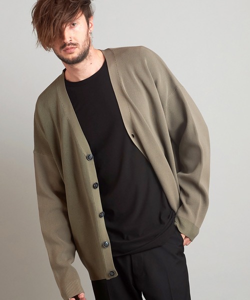 NO ID.（ノーアイディ）の「【NO ID.】Changing V Neck Cardigan / チェンジング V ネック カーディガン（カーディガン/ボレロ・メンズ・ブラック/グレー/ブルーグリーン/グレイッシュベージュ・ONE SIZE）」の20枚目の写真