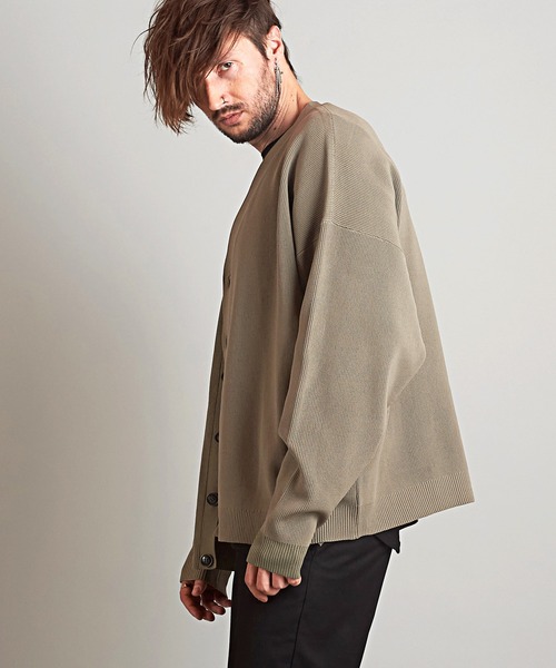 NO ID.（ノーアイディ）の「【NO ID.】Changing V Neck Cardigan / チェンジング V ネック カーディガン（カーディガン/ボレロ・メンズ・ブラック/グレー/ブルーグリーン/グレイッシュベージュ・ONE SIZE）」の18枚目の写真