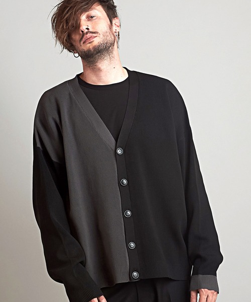 NO ID.（ノーアイディ）の「【NO ID.】Changing V Neck Cardigan / チェンジング V ネック カーディガン（カーディガン/ボレロ・メンズ・ブラック/グレー/ブルーグリーン/グレイッシュベージュ・ONE SIZE）」の15枚目の写真