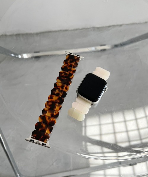 Me%(ミィパーセント)の「アクリルブレスAppleWatchバンド(デジタル腕時計・レディース・ブラウン/アイボリー・MEDIUM)」の4枚目の写真