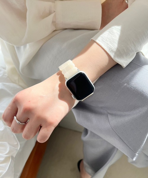 Me%(ミィパーセント)の「アクリルブレスAppleWatchバンド(デジタル腕時計・レディース・ブラウン/アイボリー・MEDIUM)」の10枚目の写真