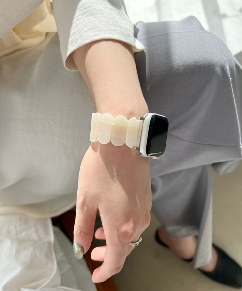 Me%(ミィパーセント)の「アクリルブレスAppleWatchバンド(デジタル腕時計・レディース・ブラウン/アイボリー・MEDIUM)」の12枚目の写真