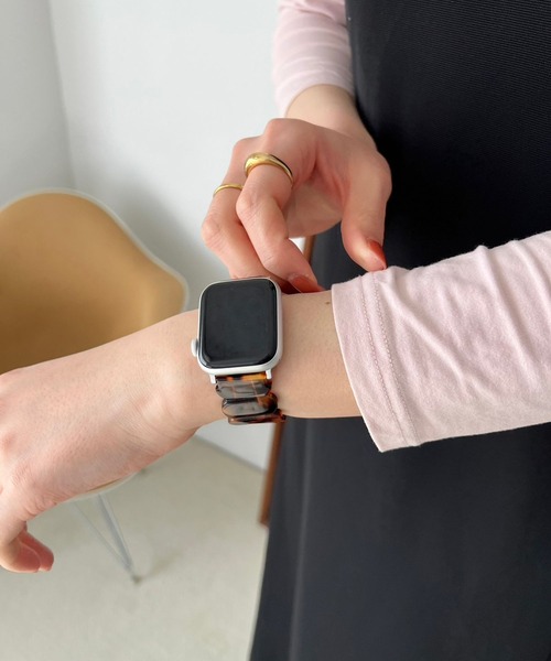 Me%(ミィパーセント)の「アクリルブレスAppleWatchバンド(デジタル腕時計・レディース・ブラウン/アイボリー・MEDIUM)」の19枚目の写真