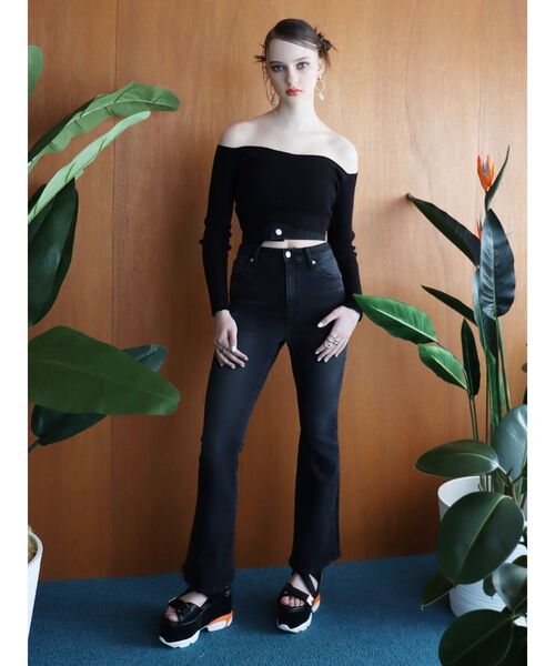 EVRIS（エヴリス）の「ウエストデザインフレアデニムパンツ（デニムパンツ・レディース・ブラック/ライトブルー・SMALL/MEDIUM）」の17枚目の写真