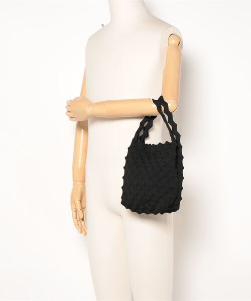 aimoha（アイモハ）の「ビビットカラーネット編みミニバッグ（ハンドバッグ・レディース・ベージュ/イエロー/ブラック/ライトグリーン/グリーン/パープル・FREE）」の7枚目の写真