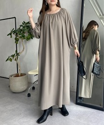 バックオープンジョーゼットワンピース