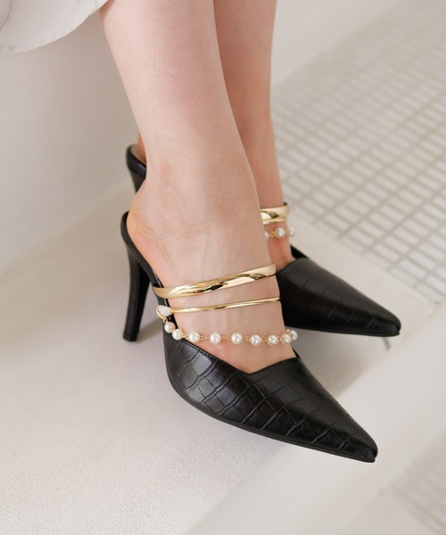 LIPSERVICE（リップサービス）の「パールチェーンクロコミュール（パンプス・レディース・アイボリー/ブラック・M/S/L）」の4枚目の写真