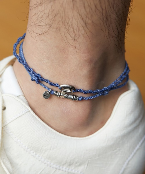 wakami(ワカミ)の「wakami/ワカミ 2 Strands アンクレット(アンクレット・メンズ・レッド/ブルー/オリーブ/ベージュ・FREE)」の4枚目の写真