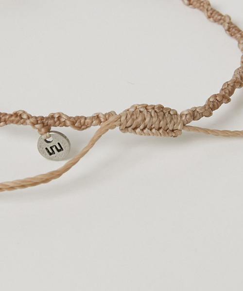 wakami(ワカミ)の「wakami/ワカミ 2 Strands アンクレット(アンクレット・メンズ・レッド/ブルー/オリーブ/ベージュ・FREE)」の8枚目の写真