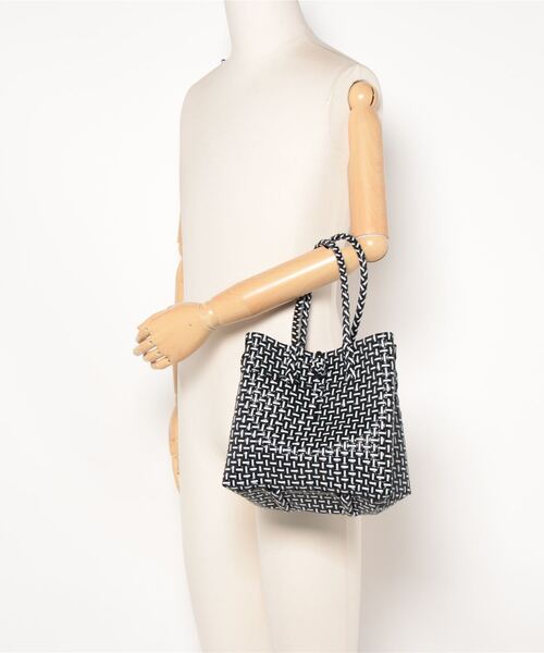 salle de bal(サルデバル)の「パサールバッグ スクエア SS Pasar BAG SS TCI(トートバッグ・レディース・ゴールド/ライトグレー/ブラック系その他/パープル/ラベンダー/イエロー/ライトピンク/ピンク/ライトグリーン/レッド系/その他2/グリーン系その他/その他1・XS)」の14枚目の写真