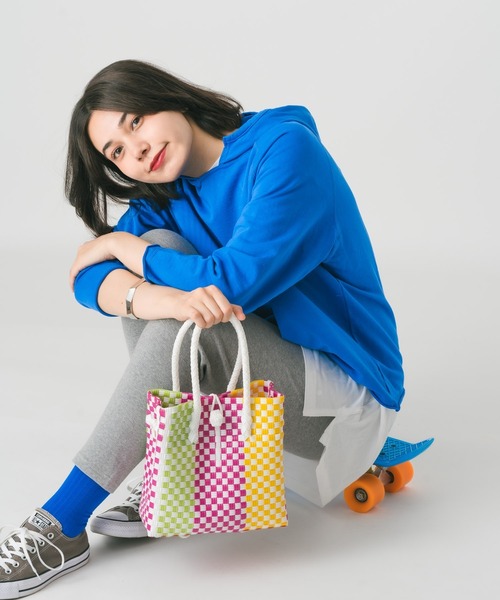 salle de bal(サルデバル)の「パサールバッグ スクエア SS Pasar BAG SS TCI(トートバッグ・レディース・ゴールド/ライトグレー/ブラック系その他/パープル/ラベンダー/イエロー/ライトピンク/ピンク/ライトグリーン/レッド系/その他2/グリーン系その他/その他1・XS)」の13枚目の写真