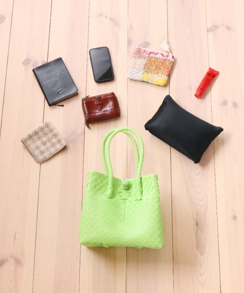 salle de bal(サルデバル)の「パサールバッグ スクエア SS Pasar BAG SS TCI(トートバッグ・レディース・ゴールド/ライトグレー/ブラック系その他/パープル/ラベンダー/イエロー/ライトピンク/ピンク/ライトグリーン/レッド系/その他2/グリーン系その他/その他1・XS)」の4枚目の写真