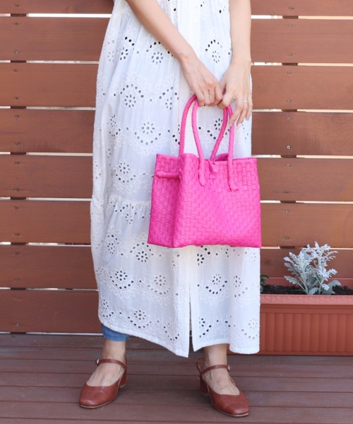 salle de bal(サルデバル)の「パサールバッグ スクエア SS Pasar BAG SS TCI(トートバッグ・レディース・ゴールド/ライトグレー/ブラック系その他/パープル/ラベンダー/イエロー/ライトピンク/ピンク/ライトグリーン/レッド系/その他2/グリーン系その他/その他1・XS)」の15枚目の写真