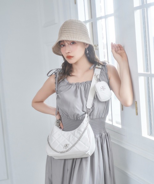 ANDGEEBEE（アンジービー）の「ポーチ付きキルティングショルダーバッグ（ショルダーバッグ・レディース・ブラック/アイボリー・FREE）」の2枚目の写真