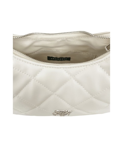ANDGEEBEE（アンジービー）の「ポーチ付きキルティングショルダーバッグ（ショルダーバッグ・レディース・ブラック/アイボリー・FREE）」の22枚目の写真