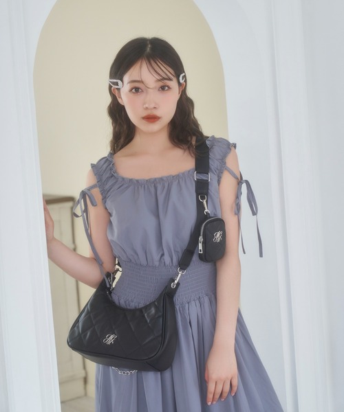 ANDGEEBEE（アンジービー）の「ポーチ付きキルティングショルダーバッグ（ショルダーバッグ・レディース・ブラック/アイボリー・FREE）」の4枚目の写真