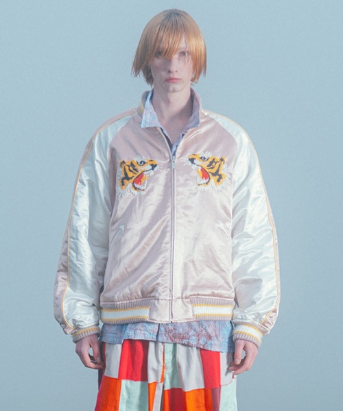 amok（アモク）の「HAND EMBROIDERY SOUVENIOR JACKET（スカジャン