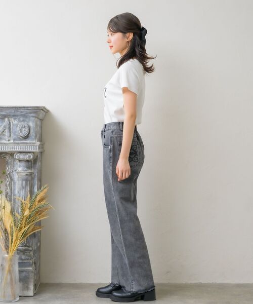 ems excite（エムズエキサイト）の「うしろポケ刺繍デニムPT