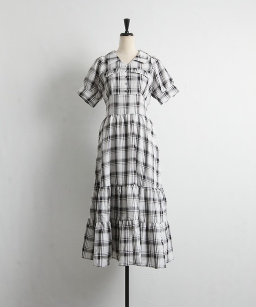 tocco closet（トッコ　クローゼット）の「くるみ飾り釦付きチェック柄シャツティアードワンピース（ワンピース・レディース・オフホワイト・M）」の16枚目の写真