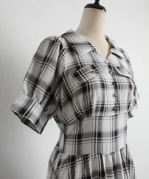 tocco closet（トッコ　クローゼット）の「くるみ飾り釦付きチェック柄シャツティアードワンピース（ワンピース・レディース・オフホワイト・M）」の13枚目の写真