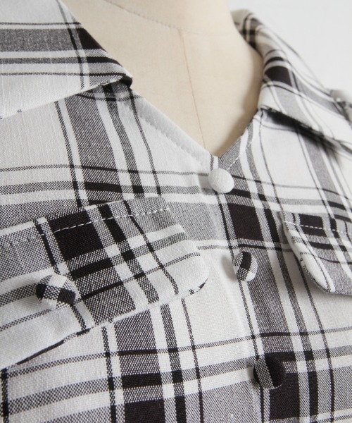tocco closet（トッコ　クローゼット）の「くるみ飾り釦付きチェック柄シャツティアードワンピース（ワンピース・レディース・オフホワイト・M）」の17枚目の写真