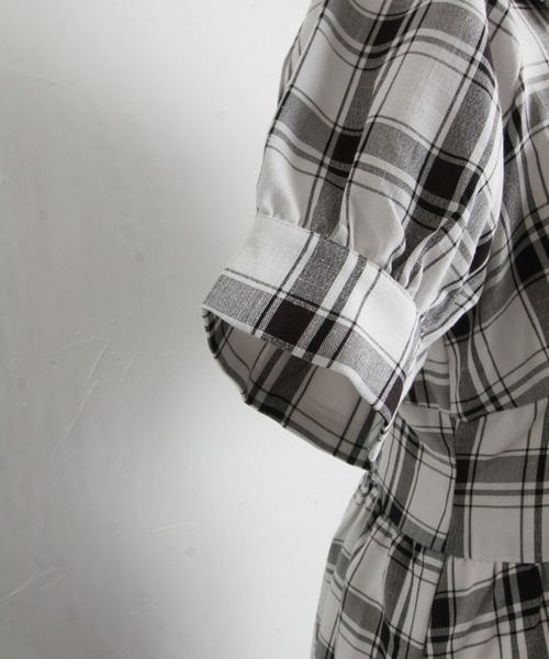 tocco closet（トッコ　クローゼット）の「くるみ飾り釦付きチェック柄シャツティアードワンピース（ワンピース・レディース・オフホワイト・M）」の20枚目の写真