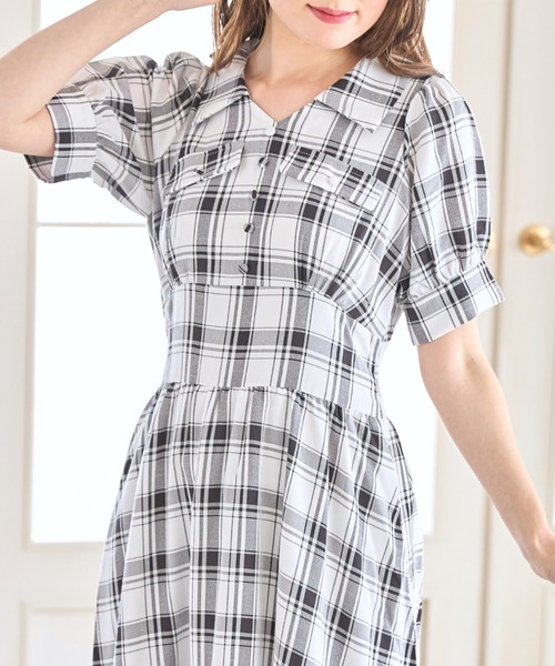 tocco closet（トッコ　クローゼット）の「くるみ飾り釦付きチェック柄シャツティアードワンピース（ワンピース・レディース・オフホワイト・M）」の7枚目の写真