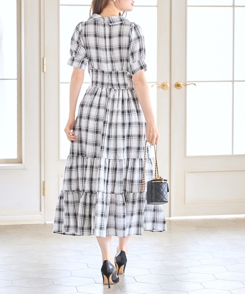 tocco closet（トッコ　クローゼット）の「くるみ飾り釦付きチェック柄シャツティアードワンピース（ワンピース・レディース・オフホワイト・M）」の12枚目の写真