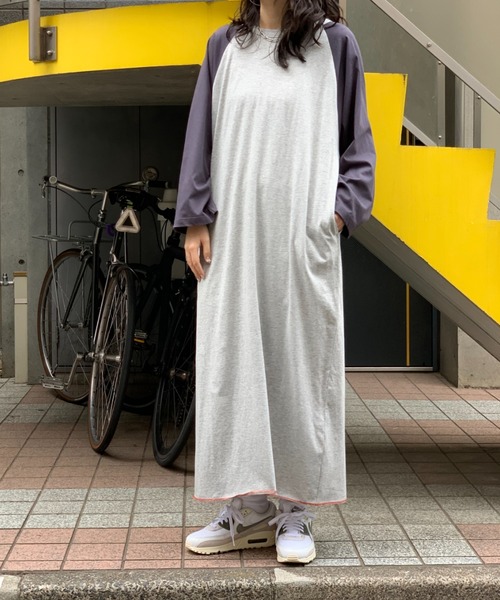 mi via loca(ミヴィアロカ)の「ビッグスリーブ ラグランTシャツワンピース(ワンピース・レディース・グレー/ブラック×ホワイト/スミクロ/ブルー・FREE)」の14枚目の写真