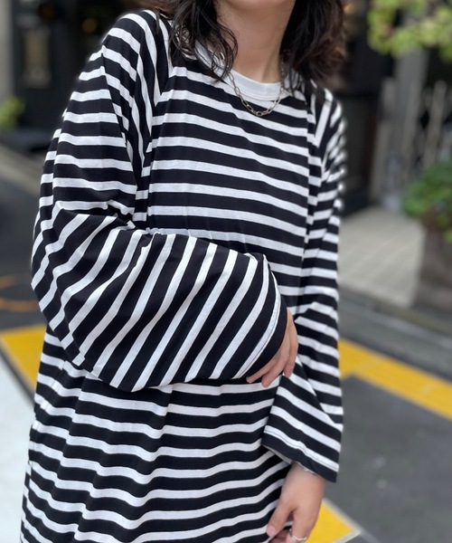 mi via loca(ミヴィアロカ)の「ビッグスリーブ ラグランTシャツワンピース(ワンピース・レディース・グレー/ブラック×ホワイト/スミクロ/ブルー・FREE)」の13枚目の写真