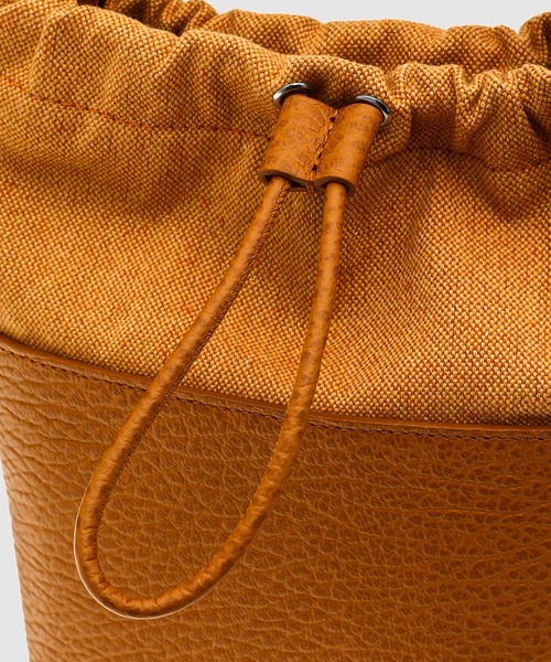 Maison Margiela（メゾンマルジェラ）の「SHOULDER BAG（ハンドバッグ・メンズ・レッド系その他/その他1/その他/キャメル/その他2/ブラック/グレイッシュベージュ・ONE SIZE）」の13枚目の写真