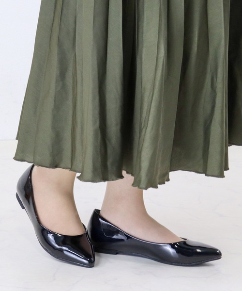 LibertyDoll(リバティードール)の「Liberty doll / 幅広4E ポインテッドトゥフラット走れる美脚パンプス (1185)(パンプス・レディース・グレー/ゴールド系その他/ブラック/ブラック系その他3/シルバー系その他/ベージュ/ブラック系その他/ブラック系その他2/シルバー・L/3L/LL/S/M/SS)」の3枚目の写真