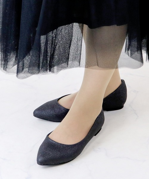 LibertyDoll(リバティードール)の「Liberty doll / 幅広4E ポインテッドトゥフラット走れる美脚パンプス (1185)(パンプス・レディース・グレー/ゴールド系その他/ブラック/ブラック系その他3/シルバー系その他/ベージュ/ブラック系その他/ブラック系その他2/シルバー・L/3L/LL/S/M/SS)」の4枚目の写真