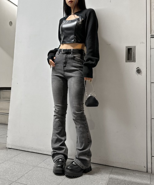 LVEU.(ラブユ.)の「【LVEU.】アシメレイヤードニット / トップス ニット 羽織り アシンメトリー アシメ クロップド ショート丈 ブラック カーキ オリジナル(ニット/セーター・レディース・カーキ/ブラック・FREE)」の3枚目の写真
