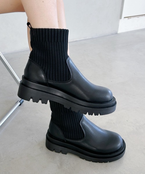 Loueme(ルエム)の「ボリュームソールソックスブーツ(ブーツ・レディース・アイボリー/ブラック・23.5cm/24.5cm)」の4枚目の写真