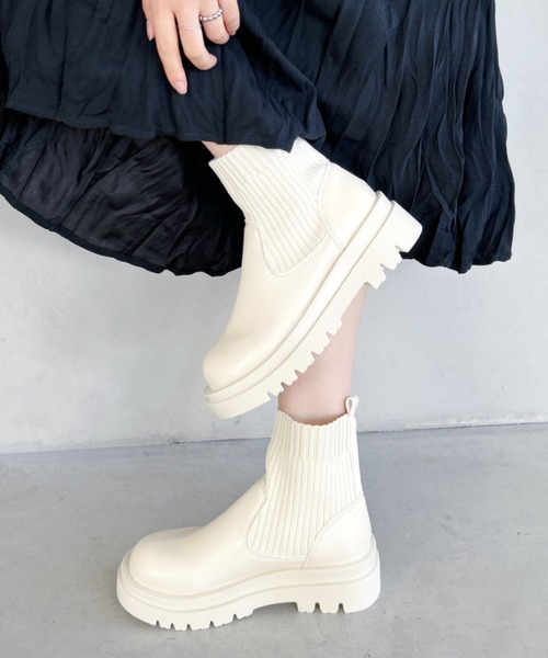 Loueme(ルエム)の「ボリュームソールソックスブーツ(ブーツ・レディース・アイボリー/ブラック・23.5cm/24.5cm)」の5枚目の写真