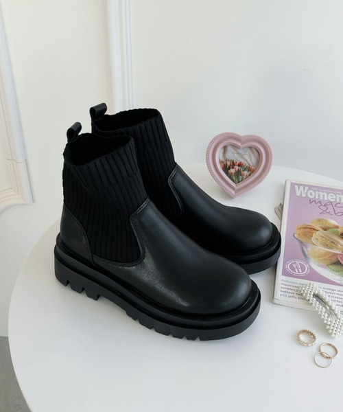 Loueme(ルエム)の「ボリュームソールソックスブーツ(ブーツ・レディース・アイボリー/ブラック・23.5cm/24.5cm)」の12枚目の写真