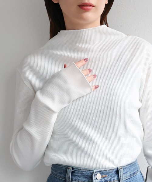 LAC-VERT（ラック・ヴェール）の「テレコメロウ ボトルネック指穴カットソー（Tシャツ/カットソー・レディース・オートミール/その他1/ホワイト/ピンク/ブラック/グレイッシュベージュ・FREE）」の2枚目の写真