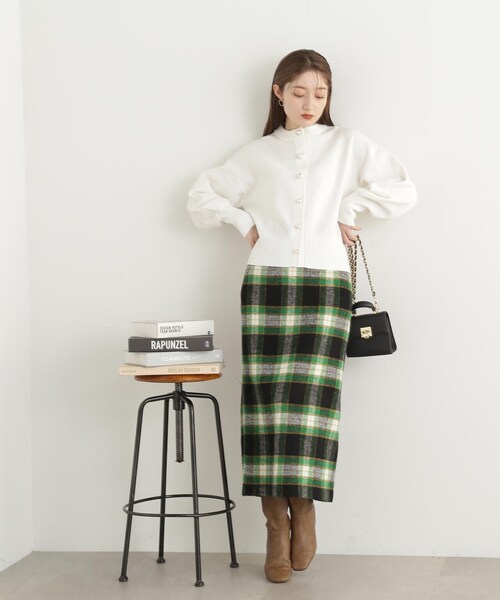 N.（N. Natural Beauty Basic）（エヌエヌナチュラルビューティーベーシック）の「◆パールボタンカノコニットカーディガン（カーディガン/ボレロ・レディース・オフホワイト/チャコール/レッド・MEDIUM）」の11枚目の写真