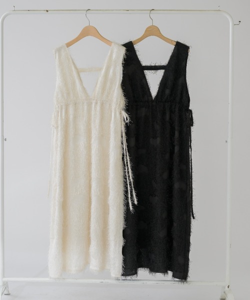 idem(イデム)の「fringe muse jumper skirt/フリンジジャンスカ(ワンピース・レディース・ブラック/アイボリー・FREE)」の3枚目の写真