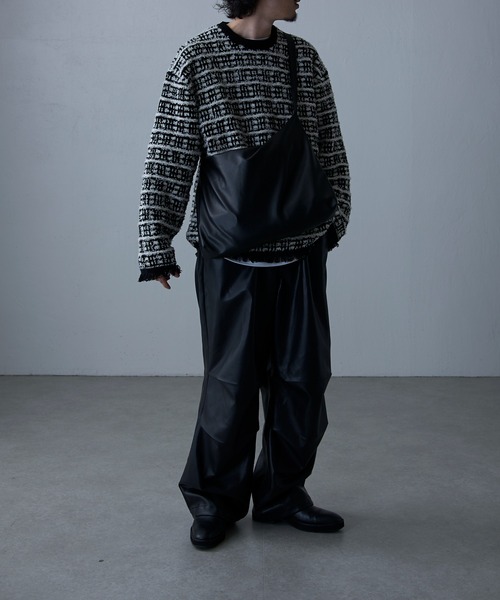 Lui's(ルイス)の「【Neucon / ニューコン】24SS シンセティックレザーショルダーバッグ(ショルダーバッグ・メンズ・ブラック/アイボリー/グリーン・FREE)」の13枚目の写真