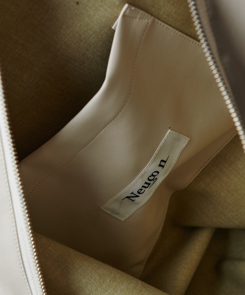 Lui's(ルイス)の「【Neucon / ニューコン】24SS シンセティックレザーショルダーバッグ(ショルダーバッグ・メンズ・ブラック/アイボリー/グリーン・FREE)」の19枚目の写真