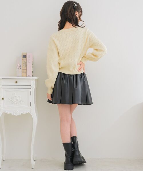 ems excite（エムズエキサイト）の「ロゴプレートケーブルNT（ニット/セーター・レディース・ベージュ/ダークブルー/ナチュラル/ブルー・FREE）」の6枚目の写真