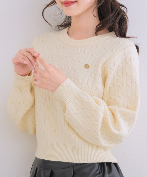 ems excite（エムズエキサイト）の「ロゴプレートケーブルNT（ニット/セーター・レディース・ベージュ/ダークブルー/ナチュラル/ブルー・FREE）」の2枚目の写真