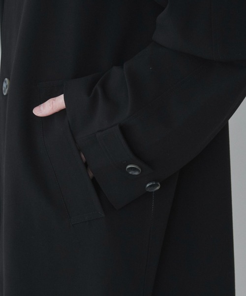 LUCY（ルーシー）の「LUCY/TRルーズステンカラーコート（トレンチコート・メンズ・ブラック・MEDIUM/LARGE）」の6枚目の写真