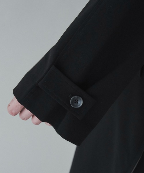 LUCY（ルーシー）の「LUCY/TRルーズステンカラーコート（トレンチコート・メンズ・ブラック・MEDIUM/LARGE）」の20枚目の写真