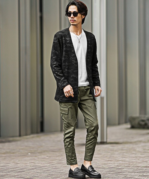 SOMEDIFF（サムディフ）の「【SOMEDIFF】フクレ型押し総柄カレンダー加工ボタンレスカーデディガン メンズ（カーディガン/ボレロ・メンズ・ブラック/ネイビー・M/L/XL）」の5枚目の写真