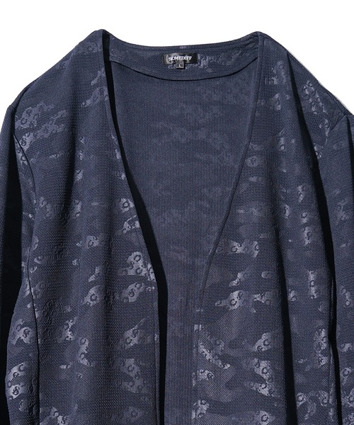 SOMEDIFF（サムディフ）の「【SOMEDIFF】フクレ型押し総柄カレンダー加工ボタンレスカーデディガン メンズ（カーディガン/ボレロ・メンズ・ブラック/ネイビー・M/L/XL）」の11枚目の写真