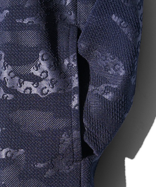 SOMEDIFF（サムディフ）の「【SOMEDIFF】フクレ型押し総柄カレンダー加工ボタンレスカーデディガン メンズ（カーディガン/ボレロ・メンズ・ブラック/ネイビー・M/L/XL）」の12枚目の写真