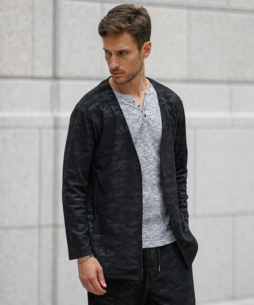 SOMEDIFF（サムディフ）の「【SOMEDIFF】フクレ型押し総柄カレンダー加工ボタンレスカーデディガン メンズ（カーディガン/ボレロ・メンズ・ブラック/ネイビー・M/L/XL）」の14枚目の写真